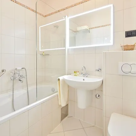 Luxury Beachfront Palace - Pool,brac Вилла *