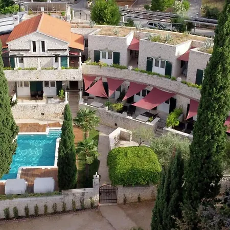 Luxury Beachfront Palace - Pool,brac Супетар