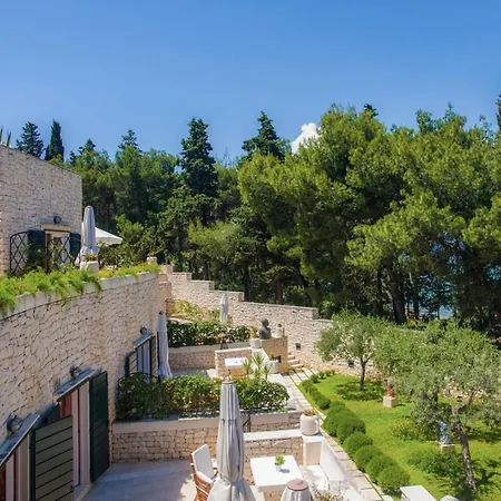 Luxury Beachfront Palace - Pool,brac Вилла