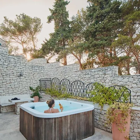 Luxury Beachfront Palace - Pool,brac Вилла Супетар