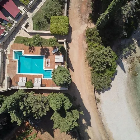 Вилла Luxury Beachfront Palace - Pool,brac *