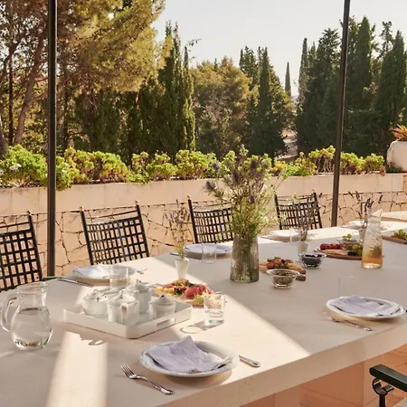 Вилла Luxury Beachfront Palace - Pool,brac Супетар